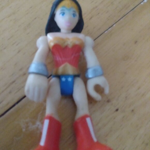 Imaginex Superhero Friends Wonder Woman toy figure - Picture 5 of 5